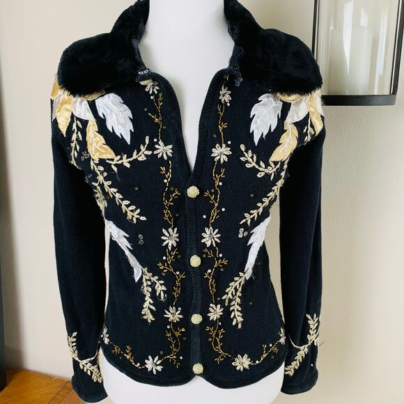 Vintage Size M Embroidered Beaded Cardigan Sweater Removable Faux Fur Collar - Picture 1 of 12
